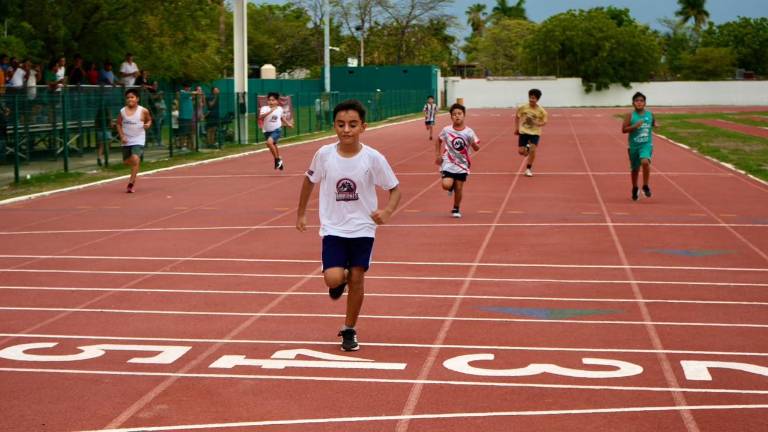 La Unidad Benito Juárez recibe la última jornada del Serial de Atletismo.