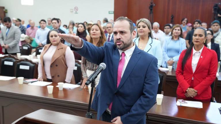 Víctor Hugo Pacheco Chávez rinde protesta para un segundo período como Magistrado de Sala Regional del Tribunal de Justicia Administrativa.