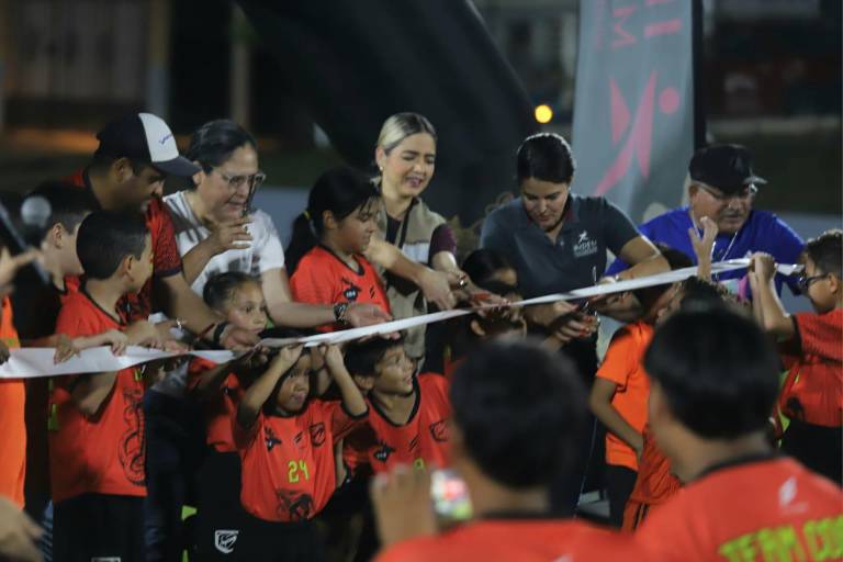 Entregan obra y rehabilitación de Unidad Deportiva Lomas del Ébano, en Mazatlán