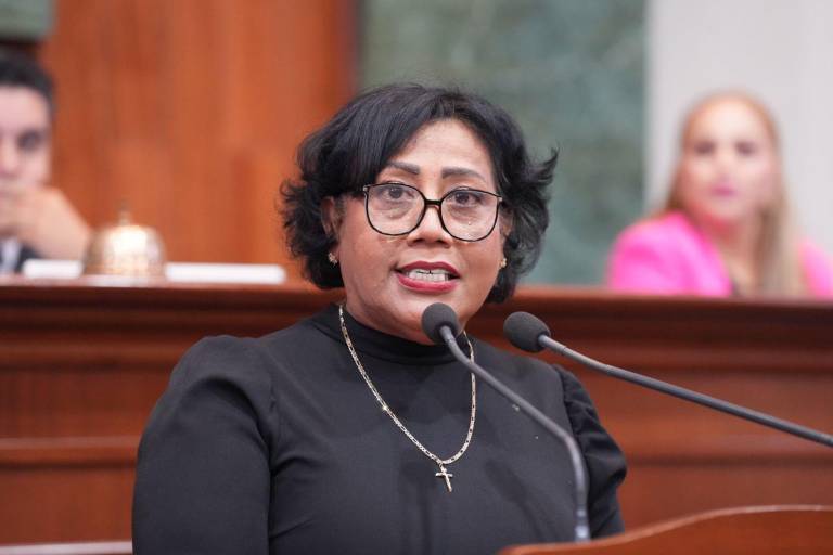 Preferible capacitar antes que despedir a policías municipales, señala Diputada