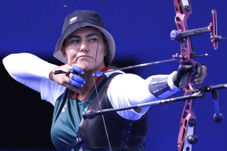 Alejandra Valencia y Matías Grande sacan la casta y avanzan a octavos de final en tiro con arco en París 2024