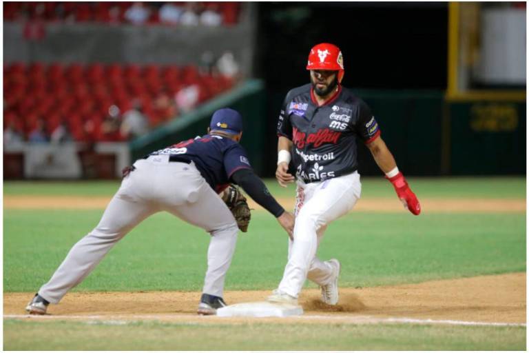 Tomateros sufre ante Yaquis su primera derrota en casa