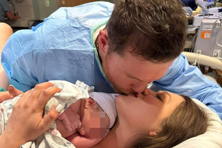 Saúl ‘Canelo’ Álvarez presenta a su hija Eva Victoria: ‘Bienvenida, campeona’