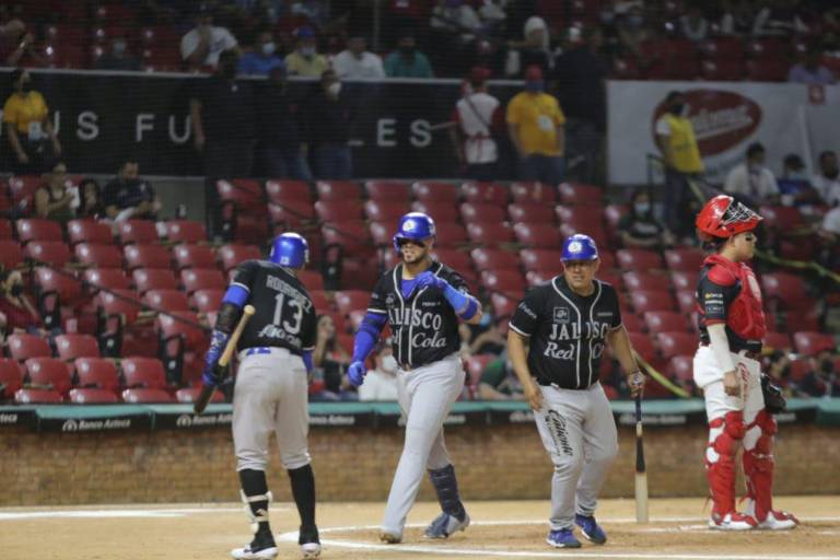 Charros de Jalisco suena fuerte en el primero de la serie en Mazatlán; derrota 5-3 a Venados