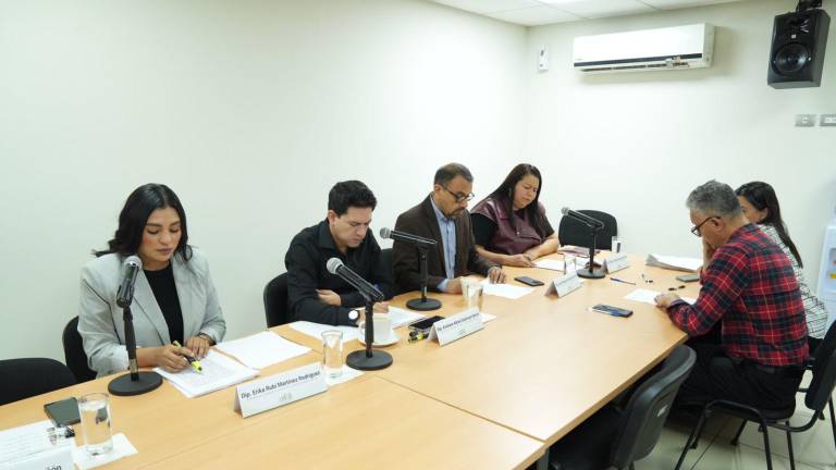 En el Congreso de Sinaloa dan curso a las iniciativas de ingresos de los gobiernos estatal y municipal.