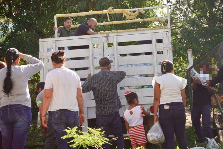 Sebides entrega apoyos en zona serrana de Rosario tras bloqueos comunitarios