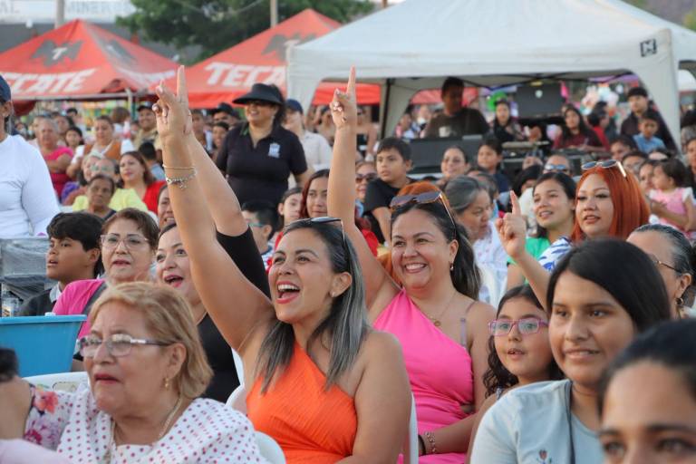 En el marco de la Feria de la Primavera celebran a las mamás rosarenses