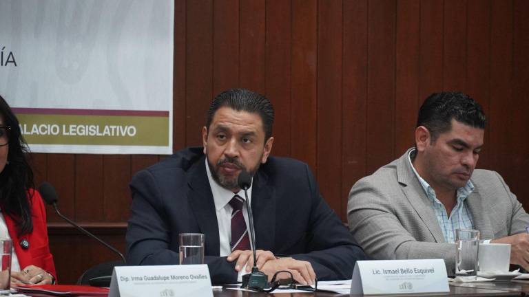 El Secretario de Agricultura Ismael Bello Esquivel comparece en el Congreso de Sinaloa.
