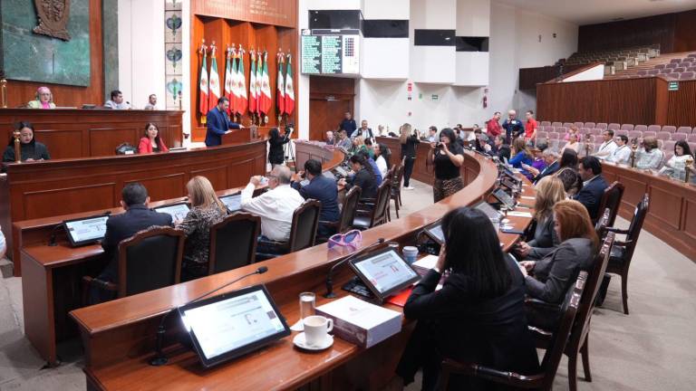 Las sanciones económicas y de cárcel serían para quienes utilicen blindaje artesanal, así como para quienes los ordenen, según las iniciativas.