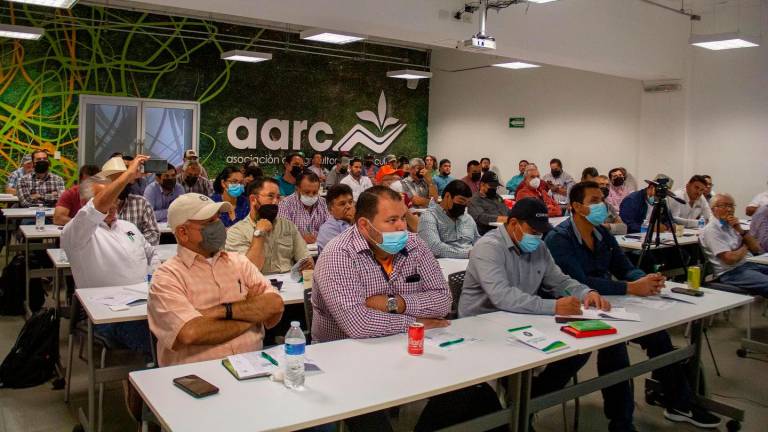En el segundo día de las conferencias del Verano AARC de la Asociación de Agricultores del Río Culiacán, se escucharon interesantes ponencias.