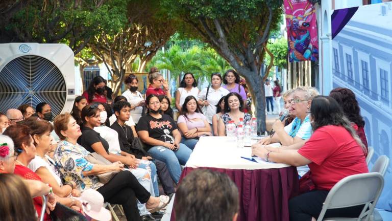 Regresa el programa “Diálogos de nuestra historia”, un foro ciudadano creado por el Instituto de Cultura y que se celebra en el pórtico del Centro Municipal de las Artes, en la calle Carnaval.