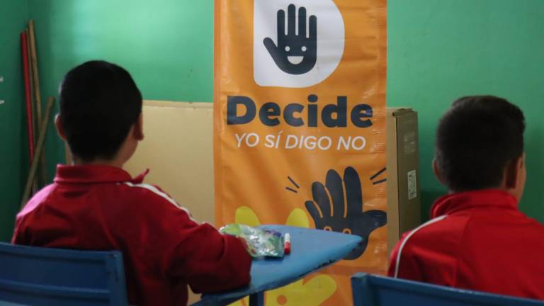 El programa Decide reporta una reducción en la intensión del consumo de alcohol y vapeadores entre estudiantes.