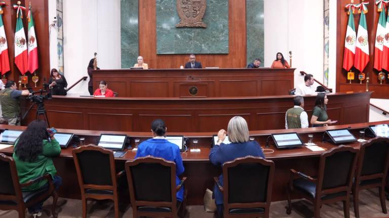 El Congreso de Sinaloa aprobó una reforma para otorgar 10 días por licencia de paternidad.