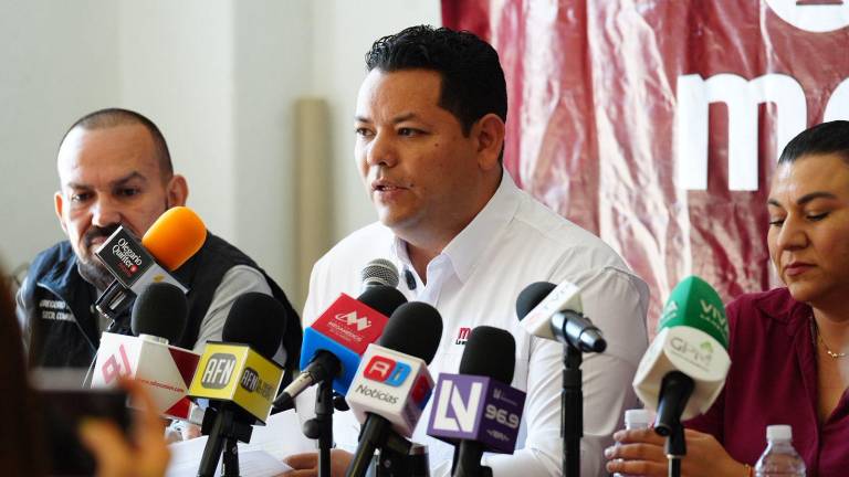 La dirigencia de Morena en Sinaloa no descarta que Juan de Dios Gámez y Enrique Inzunza Cázarez sean postulados en las elecciones de 2027, si cumplen con los requisitos.