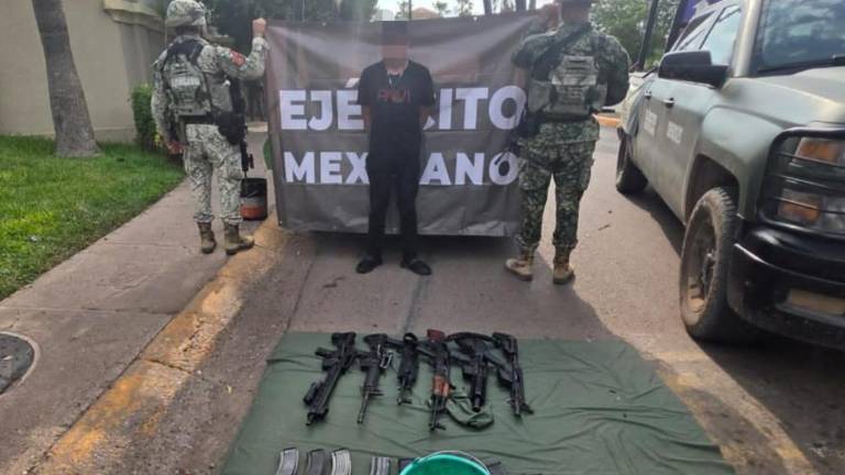 Una persecución y tiroteo entre autoridades y civiles armados dejó dos personas heridas al norte de Culiacán.