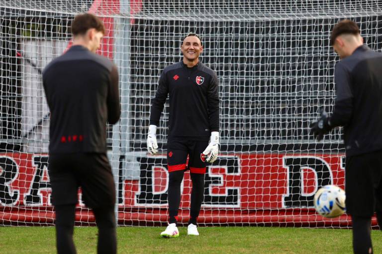Keylor Navas acuerda salida de Newell’s y está a una firma de ser nuevo portero de Pumas