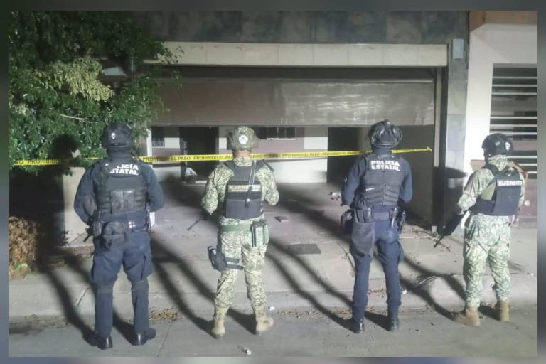 Decomisan paquetes de cristal tras operativo en Villa del Cedro, al norte de Culiacán