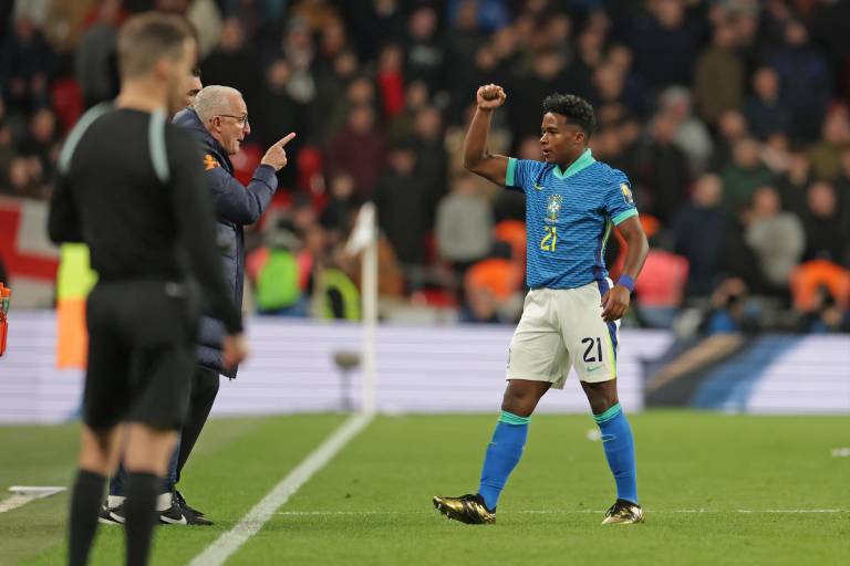 Endrick da a Dorival un debut soñado con Brasil en Wembley