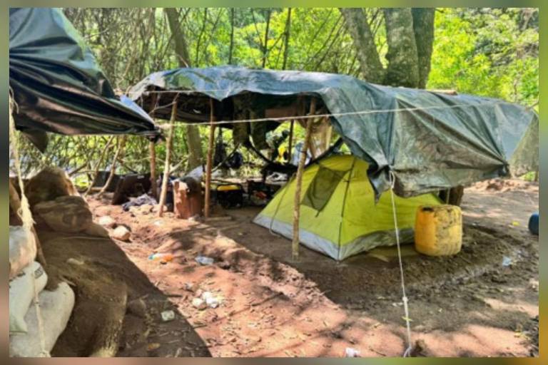 Ejército desmantela campamento utilizado por el crimen organizado en la sierra de Mazatlán