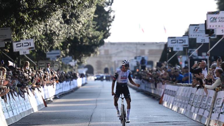 El mexicano igualó la marca del legendario Eddy Merckx con más clásicas ganadas en una temporada, ambos con 10.