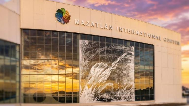El escultor Cristiano Gabrielli presentó en Mazatlán el proyecto artístico “Touch Screen”, que intervendrá la fachada del Centro de Convenciones.