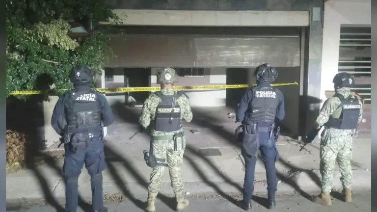 La vivienda señalada quedó bajo resguardo de la Policía Estatal Preventiva y el Ejército Mexicano.