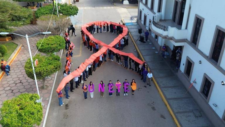 Se llevó a cabo una marcha pacífica y de concientización por las principales calles de La Cruz.