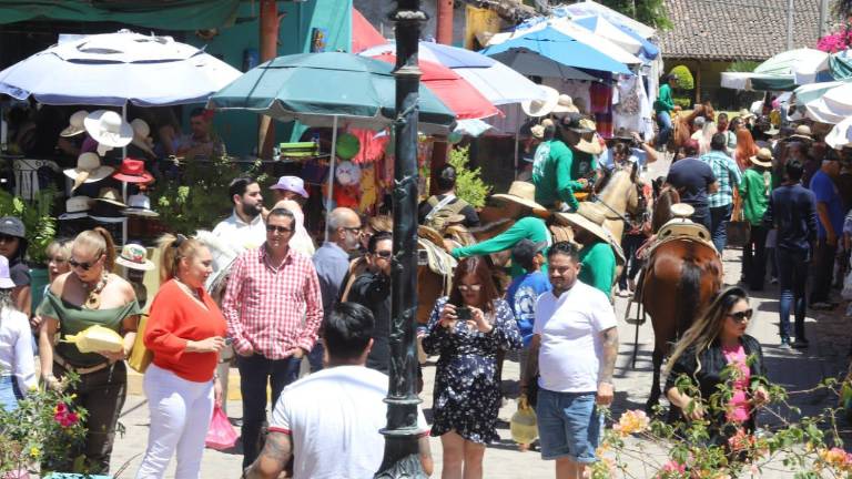 El Quelite registra un Viernes Santo de mucha afluencia turística.