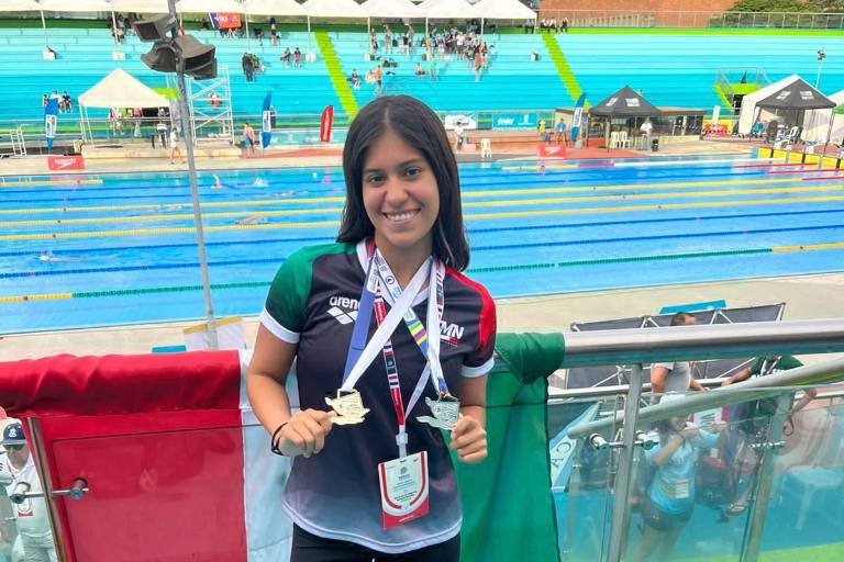 Ángeles Rendón da a Mazatlán primeras medallas en Panamericano y Sudamericano Máster de Natación, en Colombia