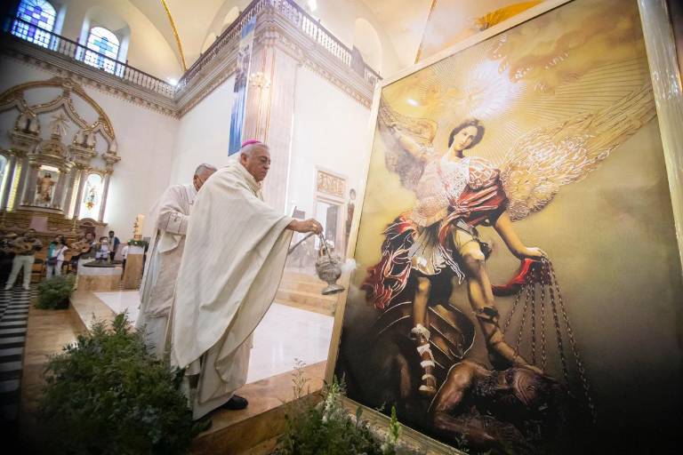 Celebran ciudadanos el 491 aniversario de la fundación de Culiacán con misa y pastel