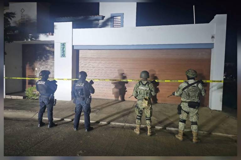Autoridades aseguran un domicilio, vehículos y armas en Portalegre, Culiacán