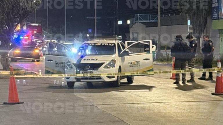 Autoridades federales mantienen resguarda la zona donde ocurrió el ataque a elementos de la SSPC.