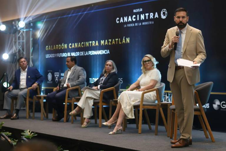 Empresas comparten su visión de permanencia en foro industrial de Mazatlán