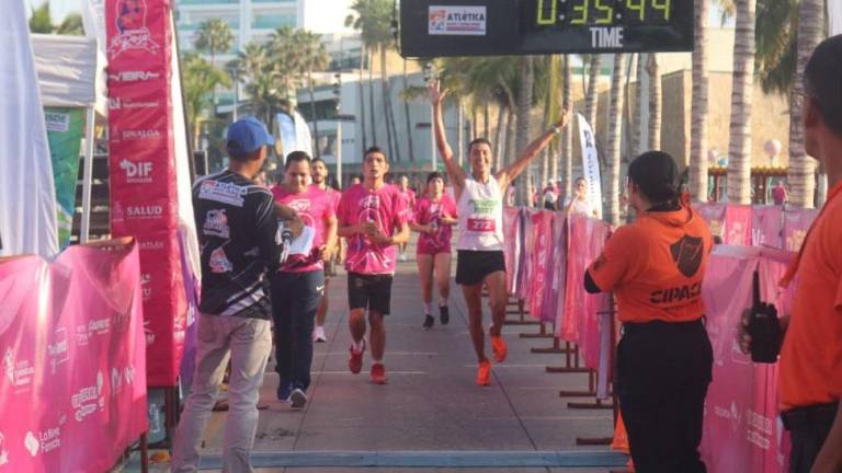 Juan de Dios Leyva se ganó su lugar en la próxima edición del Gran Maratón y Triatlón Pacífico la mañana del pasado domingo.