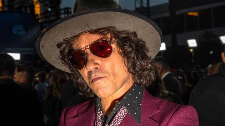 Enrique Bunbury se retira de los escenarios por problemas de salud.