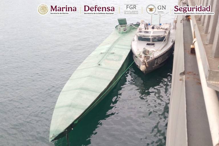 Decomisan 3.5 toneladas de cocaína en un sumergible, frente a las costas de Guerrero