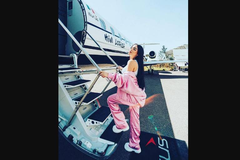 Kimberly Loaiza promociona nuevo sencillo y estrena su jet privado