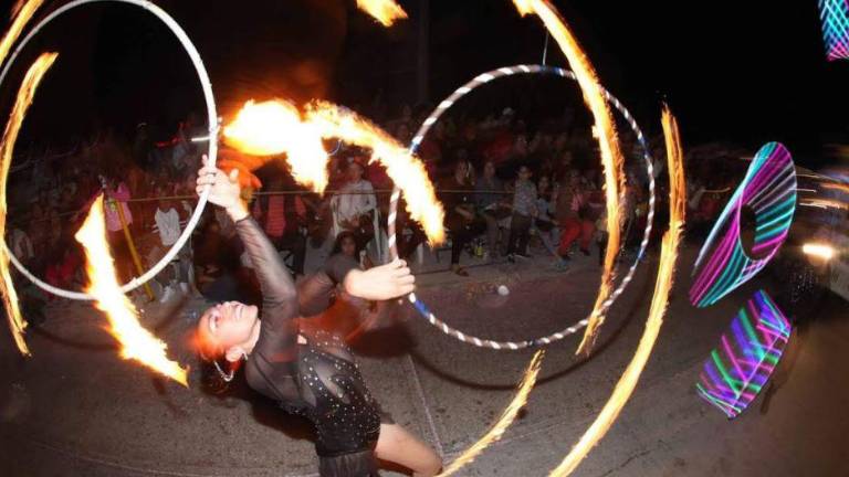 Libia artista circense.