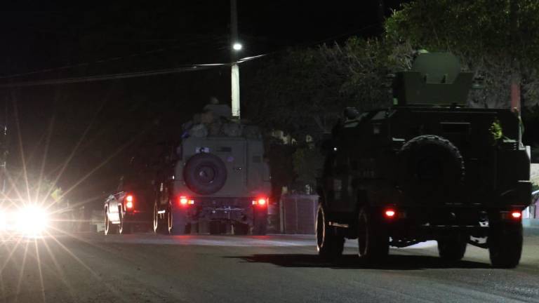 Elementos del Ejéricto Mexicano implementaron un operativo para localizar a Servidores de la Nación desaparecidos en Mazatlán.