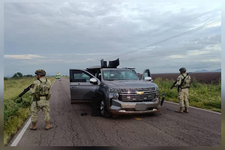 Ejército asegura vehículos y explosivos en El Tamarindo y Culiacancito