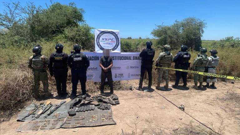 Tres hombres, dos de ellos lesionados en una volcadura, fueron capturados tras una persecución en Villamoros, Navolato.