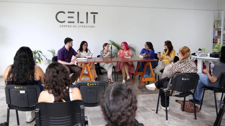 La escritora sostuvo un encuentro con lectores, en el Celit.