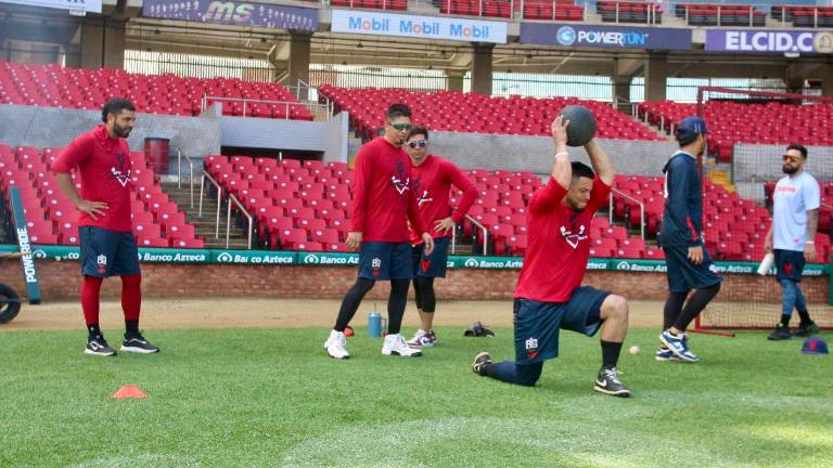 Venados de Mazatlán tuvo sesión de práctica con equipo completo y se declararon listos para recibir a Tomateros este miércoles y jueves, dentro de la pretemporada.