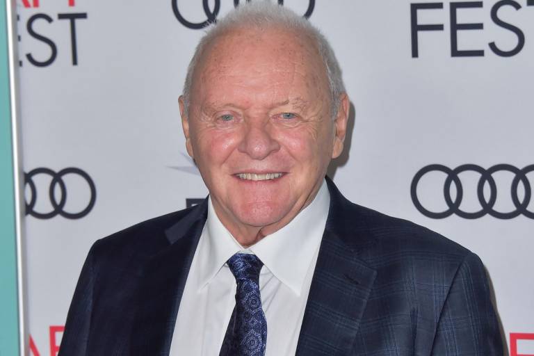 Anthony Hopkins celebra su Óscar bailando con Salma Hayek