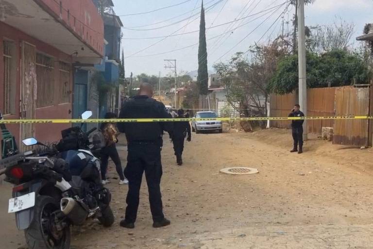 Localizan sin vida a cuatro hombres y una mujer en una casa en colonia ...