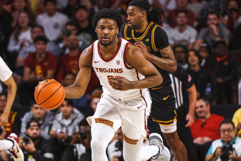 Hijo de LeBron James debuta en el baloncesto universitario