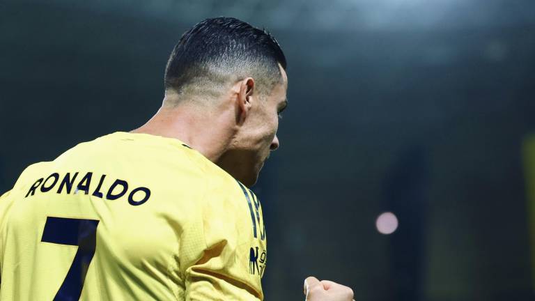 Cristiano Ronaldo anota dos goles.