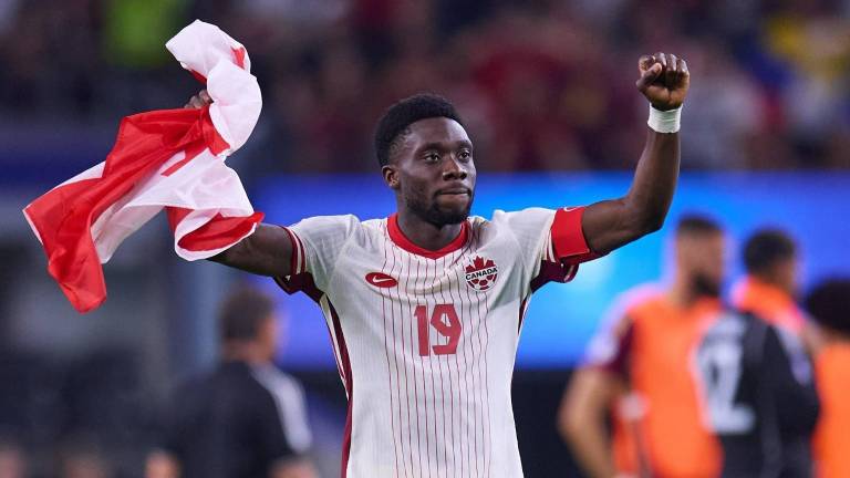Alphonso Davies no está al 100 por ciento, pero fue convocado para la Copa del Mundo por el combinado de Canadá.