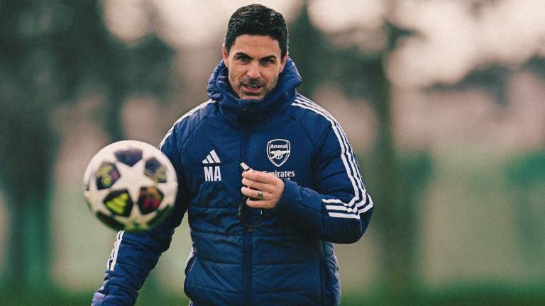 Mikel Arteta y el Arsenal se juegan la vida en dos competencias en esta semana.