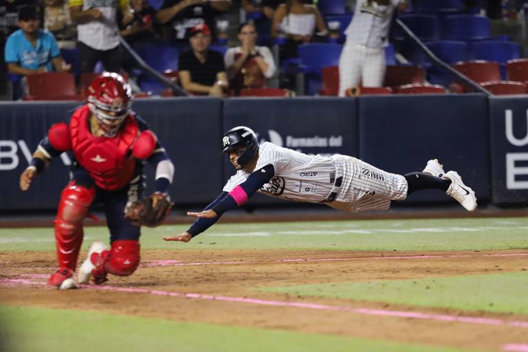 Sultanes se impone y empata serie ante Águilas en Monterrey